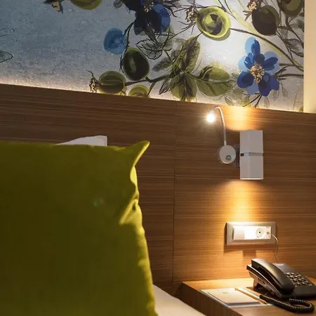 Hotel Ibis Styles Bornova 4*