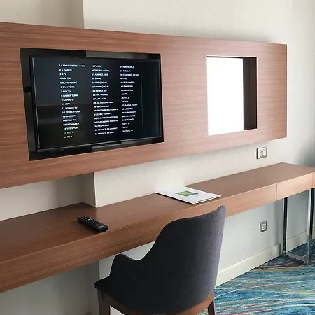 Ibis Styles Bornova 호텔 4*