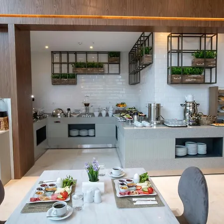 Ibis Styles Bornova 4* Σμύρνη